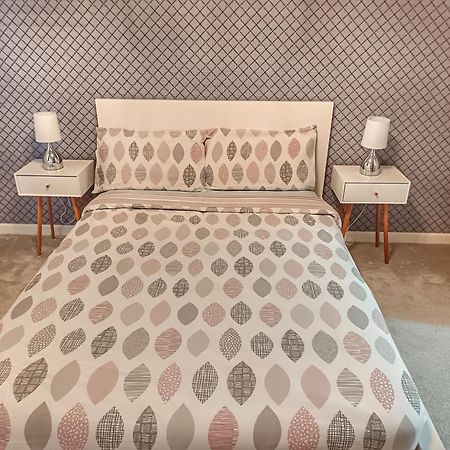 בלפסט 2 Bed City Centre Apt, Free Parking - Albert Clock, Customs House מראה חיצוני תמונה